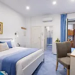 Cafiero Azure Flat