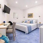 Cafiero Azure Flat