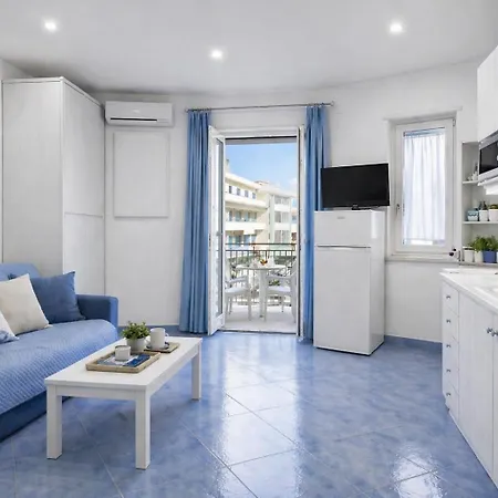 Cafiero Azure Flat