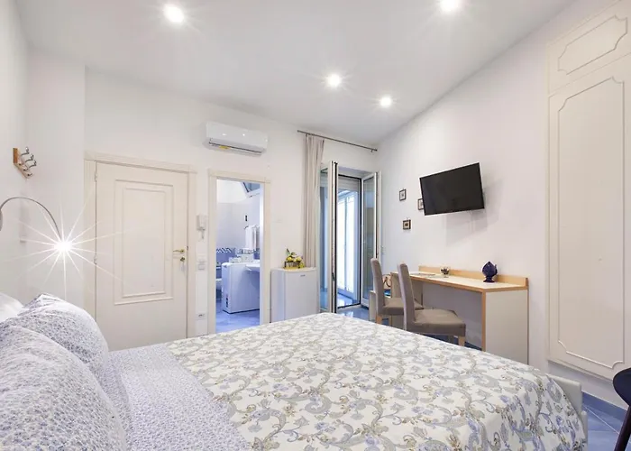 Cafiero Azure Flat 아파트