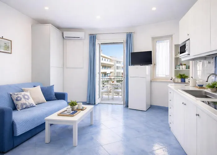 Cafiero Azure Flat